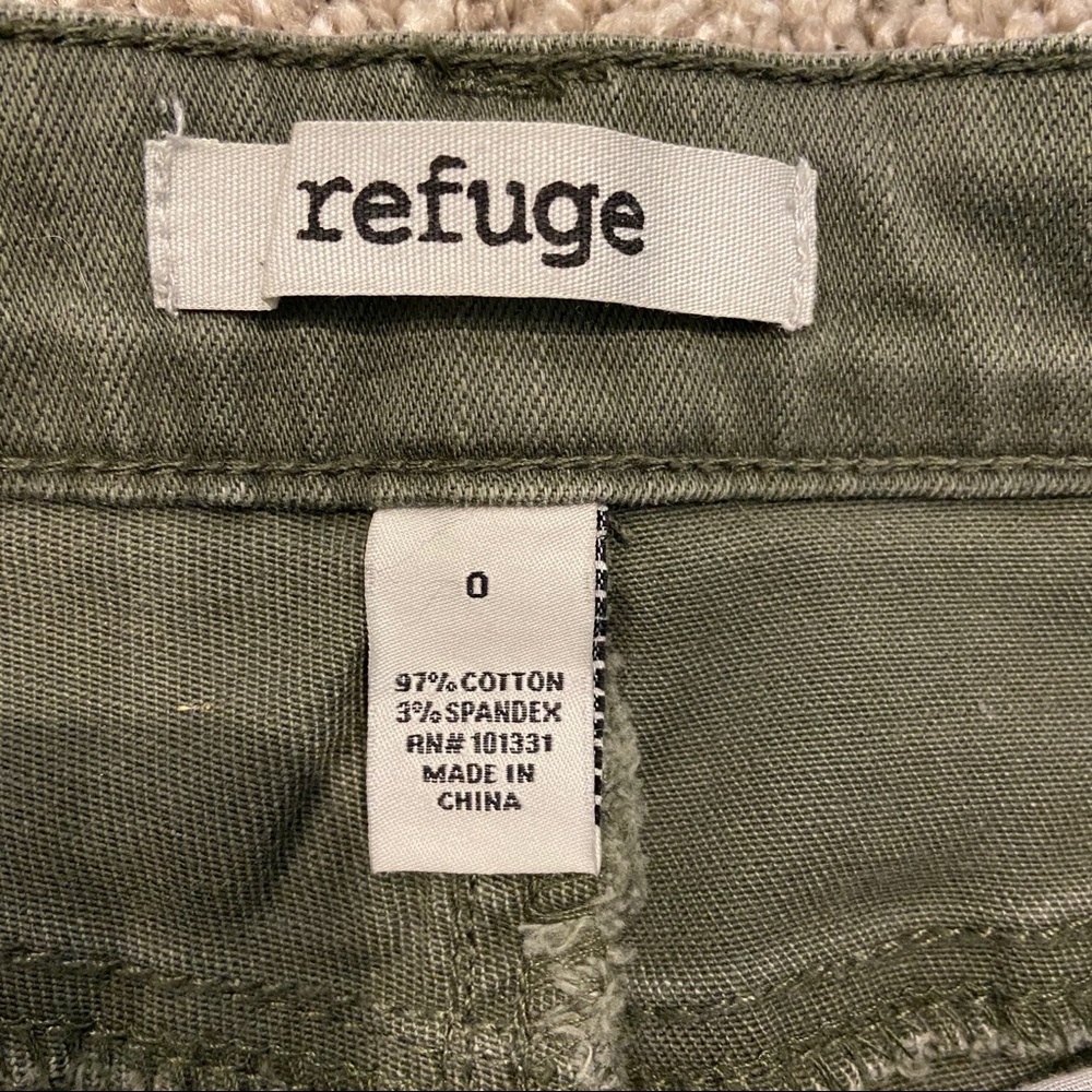 Jeans. Ripped Distressed. Size 0 - Picture 4 of 4